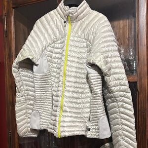 Eddie Bauer Women's Silver Puffer Jacket with Yellow Zipper